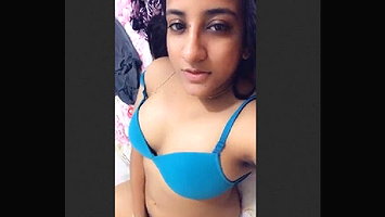 Cute Punjabi Girl Showing Boobs and Pussy