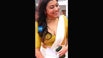 Shruti Ramachandran sexy cleavage in Grenn costume