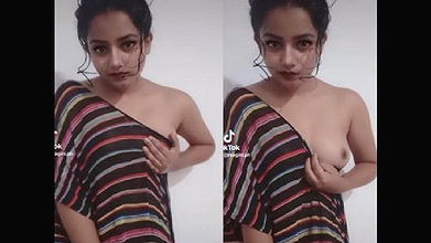 Sexy Desi Girl Showing boobs on Tiktok 4 Videos marged
