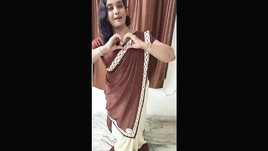 aaj again g Gujarati style saree draping video⧸Gujarati saree d kiye bhot time ho gya tha to aa.
