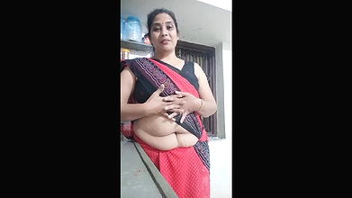 aap ko saram Ni aati itni moti hoke vidio bnate hueee???