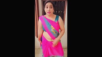 chalo vadodara ke mall me⧸kam to krna nai bs video bnati rhti he moti⧸mere acting vdos last me dekh.