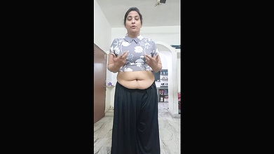 किसने बोला की में तुम्हारे साथ रिश्ते में हूं？ ऐसे कमेंट ना करें जिसे हमारे घर में  झगड़े ह.