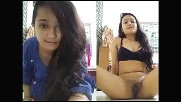 Beautiful Cute SuperHorny Girl Fingering And Squiring