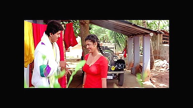 Big Boob Beautiful Girl and nipple show in wet dress – Swathi scenes compilation