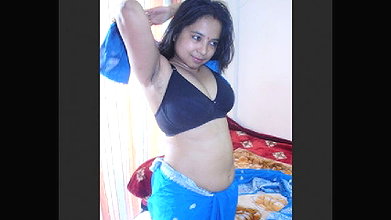 SEXY HORNY Bhabhi FUN WITH YOUNG Teen Boys