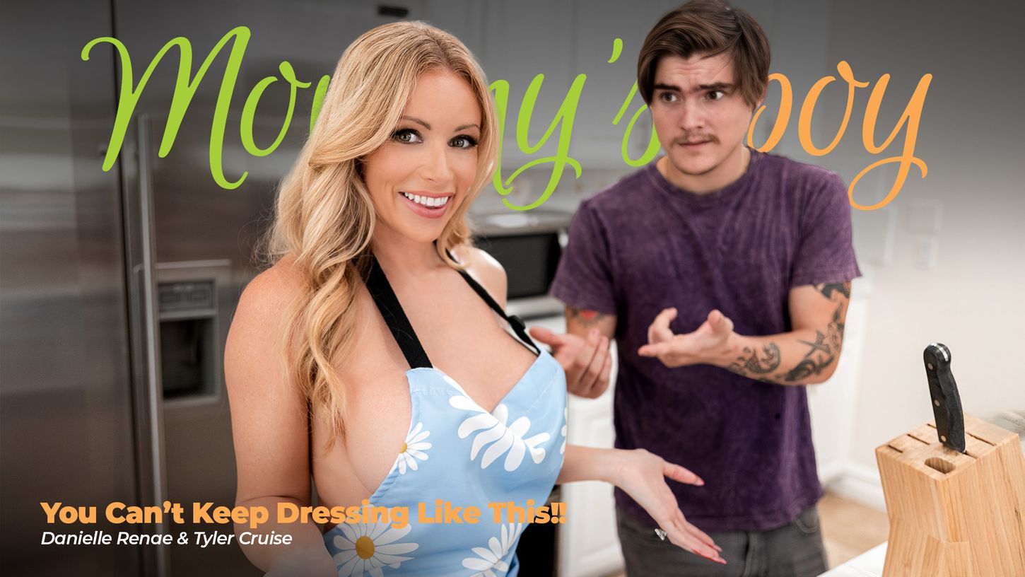 Danielle Renae – Stepmom Walking Half Naked