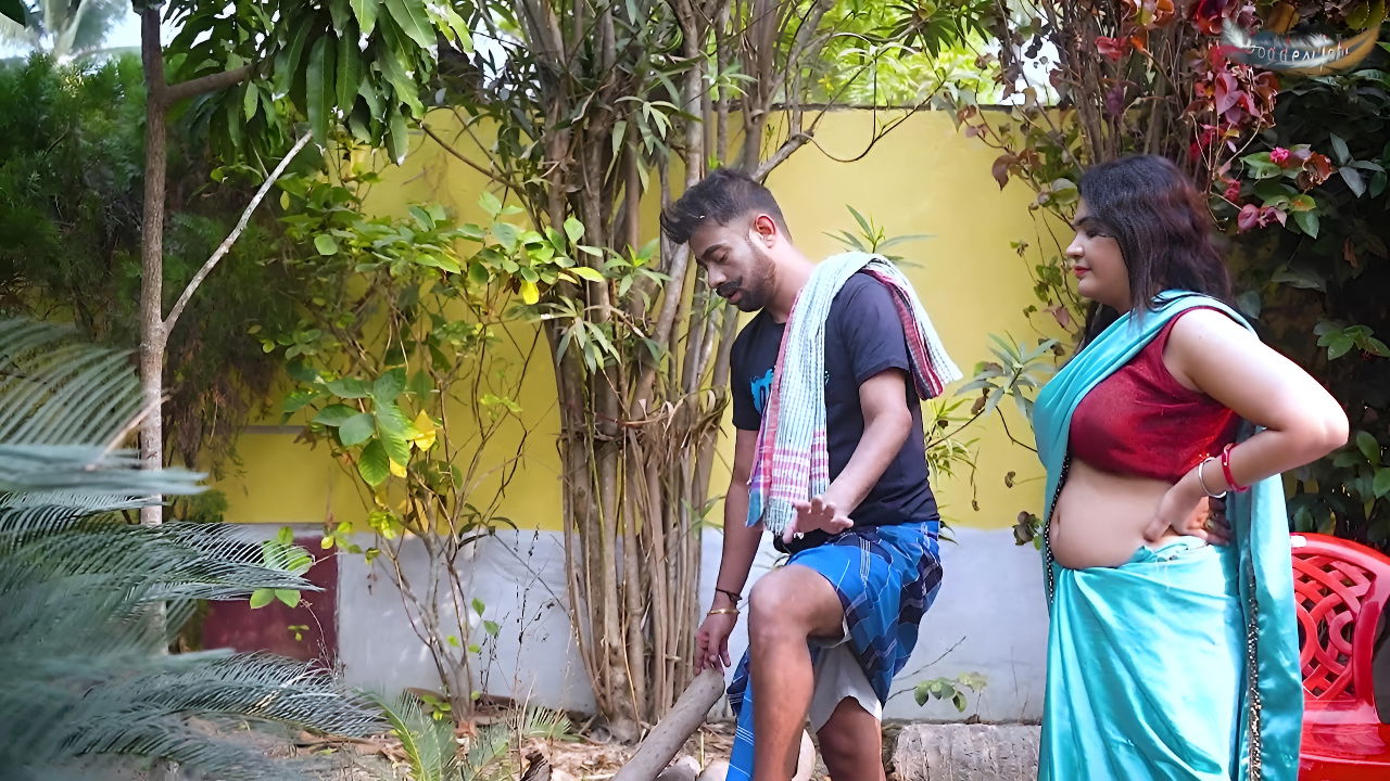 Desi Mallu Bhabhi Hardcore Fuck with Local Mason When She Was Alone at Home Full Movie ( Hindi Audio )