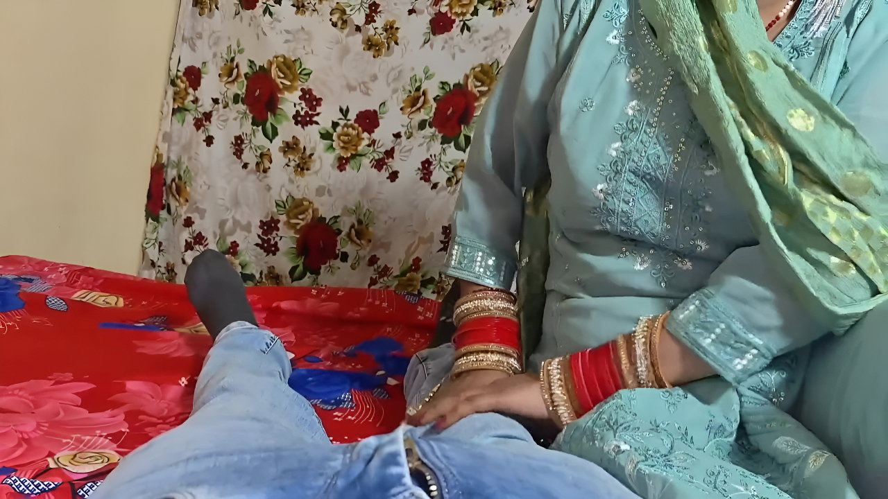 Indian Sex MMS: Beautiful Girl Fucks Boyfriend with Clear Hindi Audio