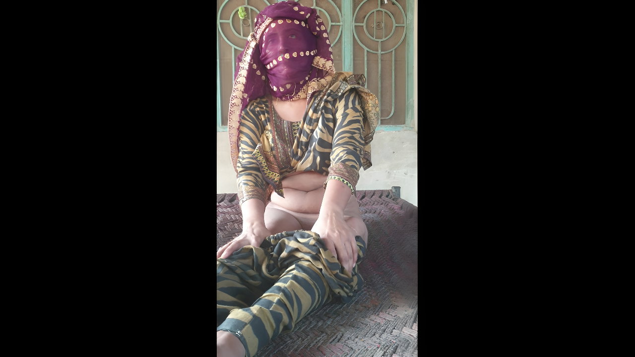 Single House Wife Pakistan Having Fun in Solo Sex MMS