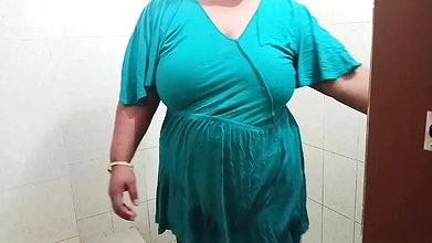 desi bathroom shower, Desi Step-sister Bathroom shower Mms