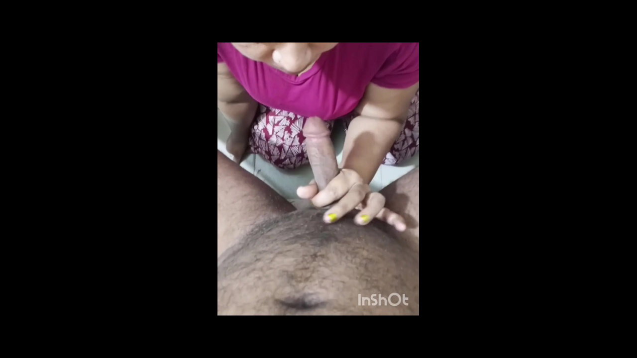 Desi Bhabhi Giving Blowjob to Devar in Indian Sex MMS