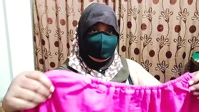 Hijabi Girl in Saree Shows Big Breasts – My Desi MMS