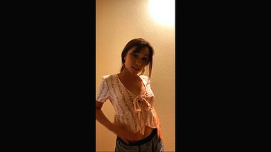 HOT BABE GETS NASTY ON VACATION IN GREECE – public squirt JuicyTrips_940aecea