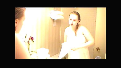 GYM SLUT GIVES HANDJOB IN PUBLIC BATHROOM_9b904a33
