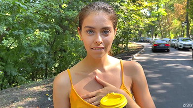 Drilling PAWG beauty in a public bathroom_9314e705