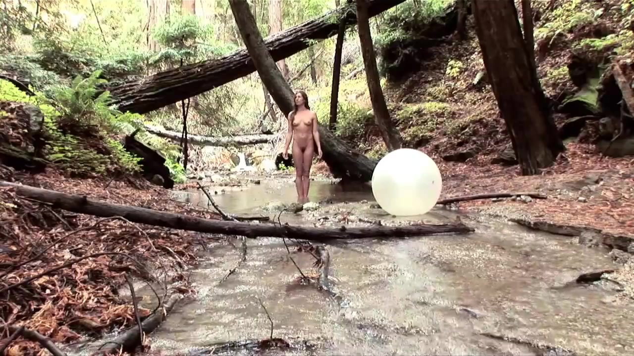 BEACH ADVENTURE Perfect tits amp_ big ass exposed in public and gets fucked after topless_e8c33f19