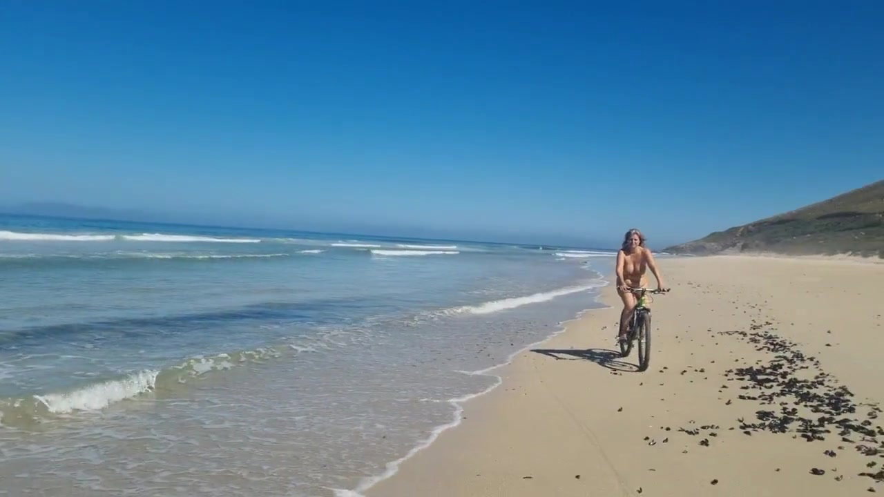 Stunning Amateur Asian Babe Picked up and Bang in Public_6be64866