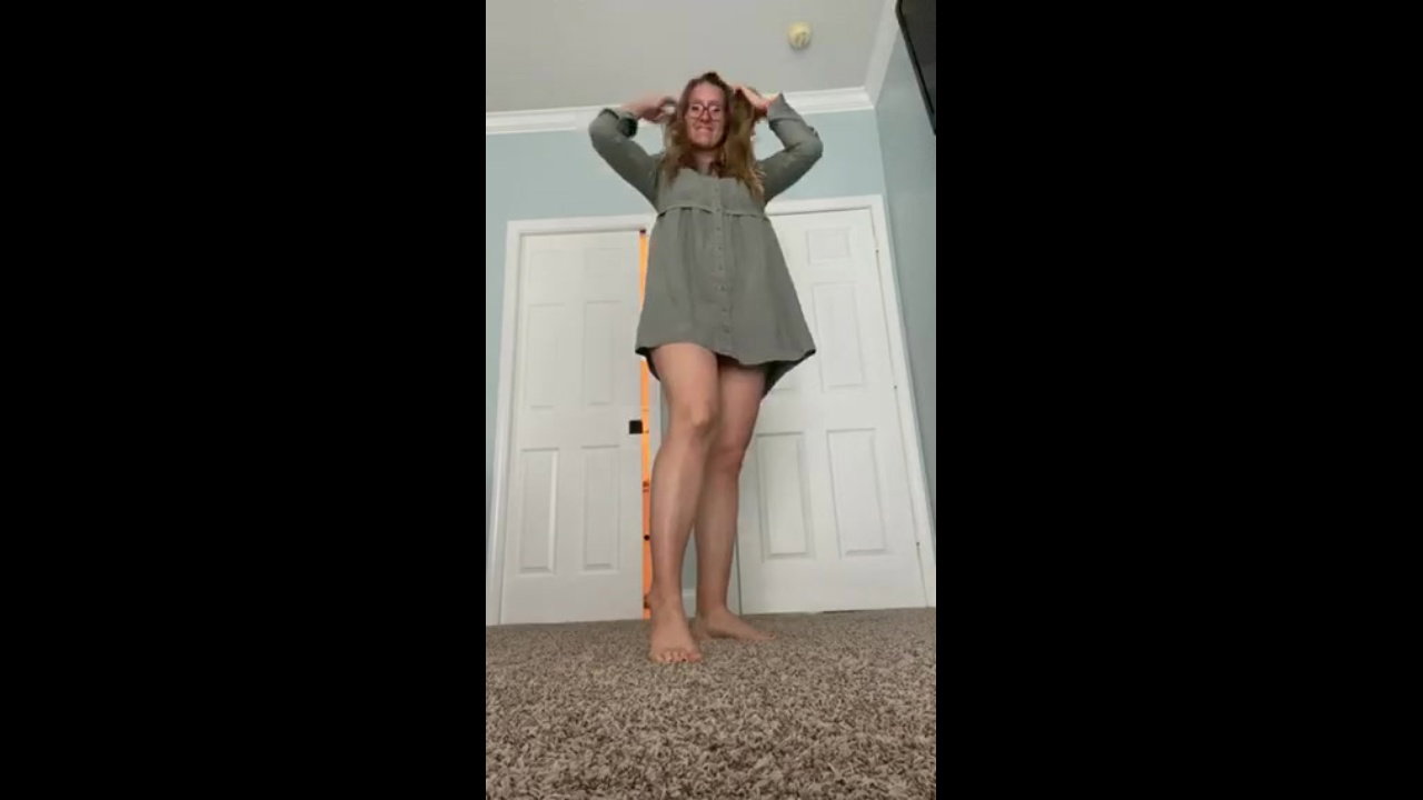 Slutty Amateur Babe Paid Cash for Public Sex MMS
