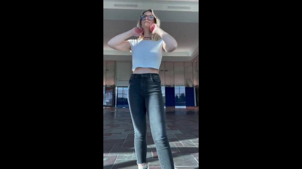 GeishaKyd Fucking Trail In Public My Desi