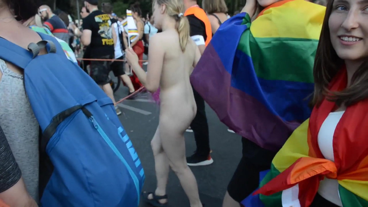 Horny couple public sex_36cb126d