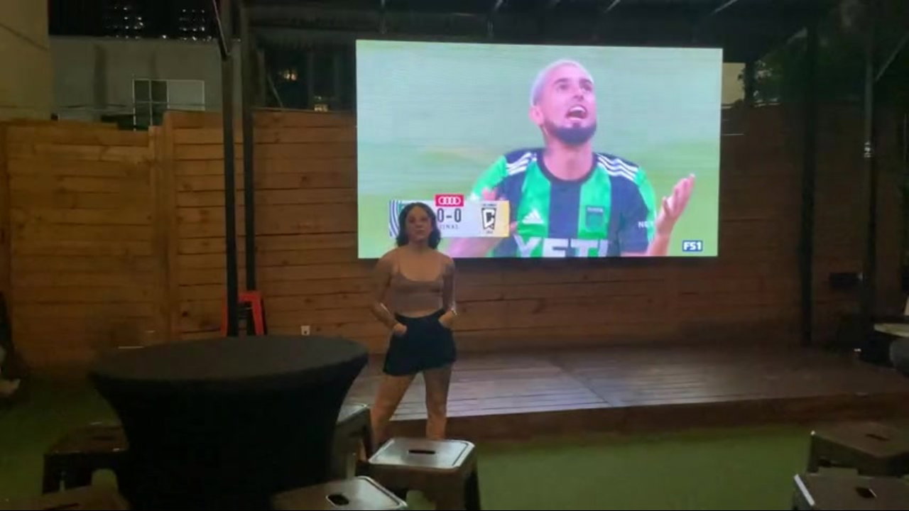 Public flashing – exposing my nipples and pussy outside_c193c48b