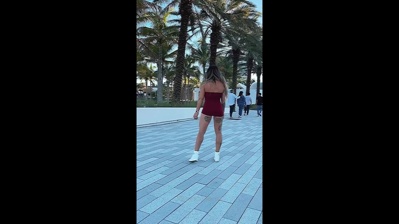 Talked a girl off a dating app into the public blowjob_debf54c5