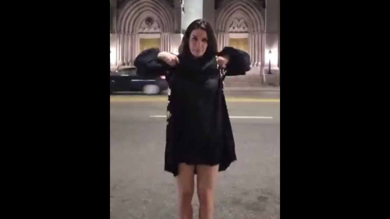 Teen caught in Indian Sex MMS scandal outdoors