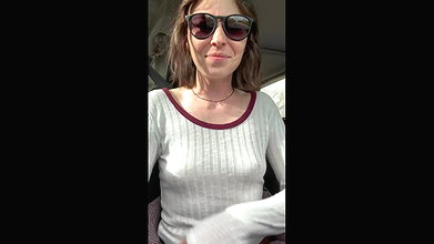 Woman pissing in publicdoesnt care if anyone sees_c6f43724