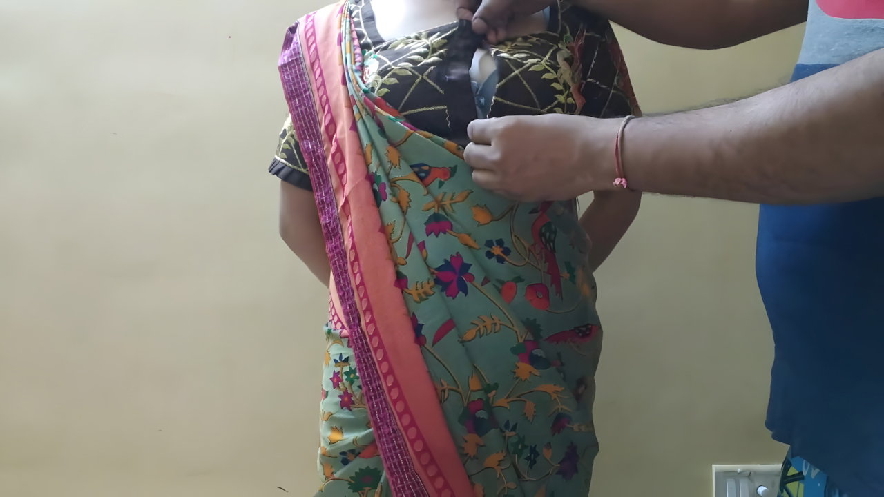 Bhabhi ka blouse buttons ke baad choda – My Desi