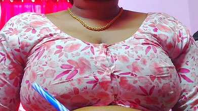 Homely Aunty Seduced Her Boyfriend With Her Boobs