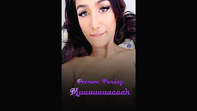 Muuuuuuaaaah – Poonam Pandey