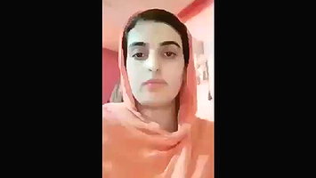 Beautiful Bhabi Showing Hairy Pussy Full Nude