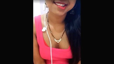 Desi BB Zareena_jaan Boobs Oil Massage on Live