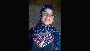 Pathani Girl Showing Boobs & Pussy – with Pashto Audio