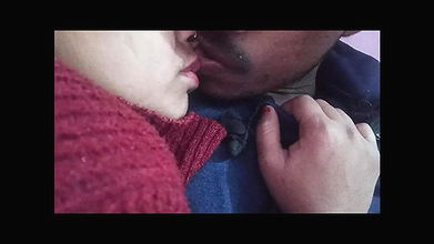 Bhabhi kiss devar ne bhabhi ka lips kiss kiya.