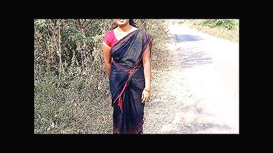 Road par khadi ladki ko 2000 de kar ghar pe lakar thoka.