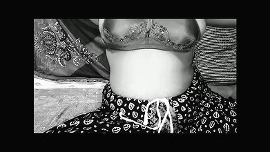 Bhabhi show in full body.