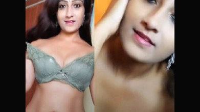 Beautiful Indian Bhabhi Striptease Selfie