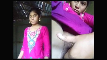 Married Village Girl Showing And Fingering