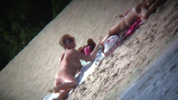 Im coming from a nudist beach without panties_c095ff5a