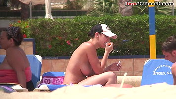 Naked beach_e1188bf4