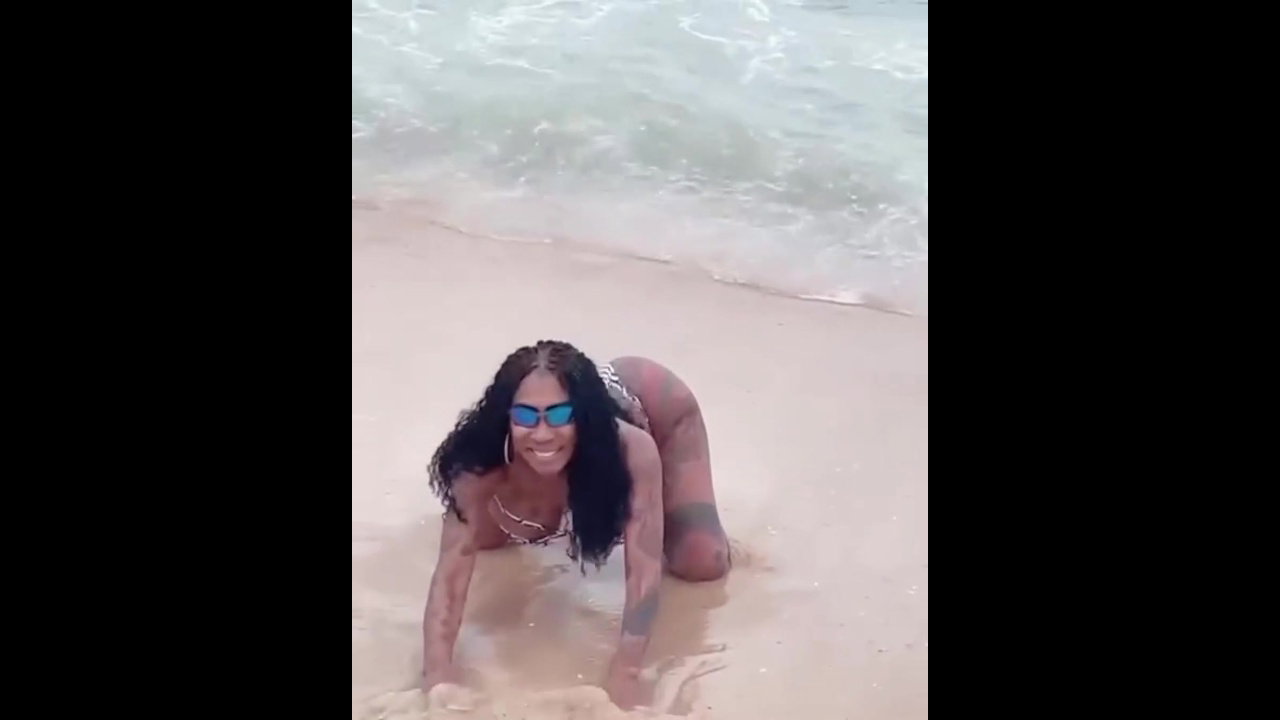 sexy straiht muscle latino fucking raw in the public beach 3_c80d596c