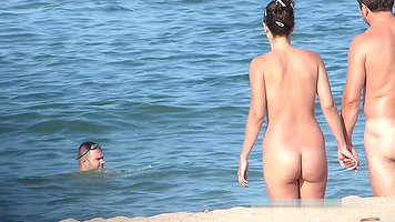 Sofie Reyez JC Wilds – Sexy Beach Girls All Over My Loaded Cock_01203007