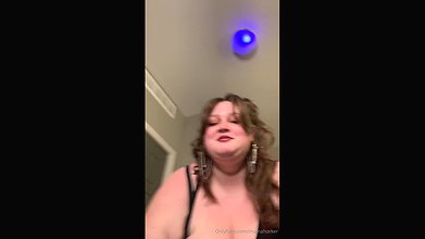 BBW Close Up Toe Scrunching and Curling_dd20ca47
