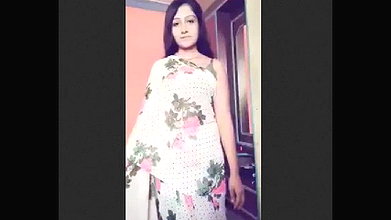 Beautiful bhabhi fingering 2 clips