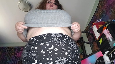 BBW showering and rubbing huge tits_a66c7575