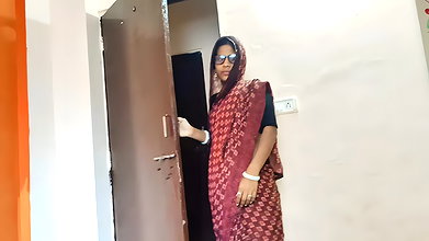 The sister-in-law of the Desi village takes semen in her mouth with a big desi cock.