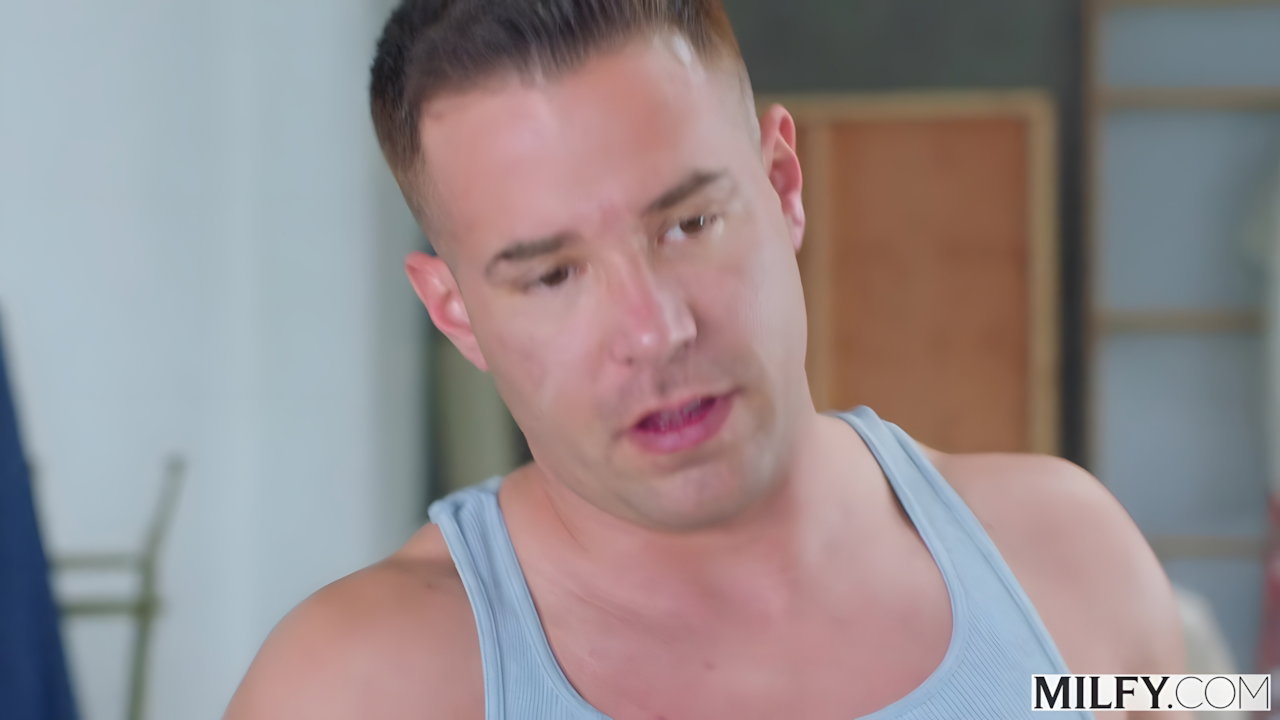 Sedona.Reign – Cock Hungry Sedona Reign Needs A Man In MILFY Debut