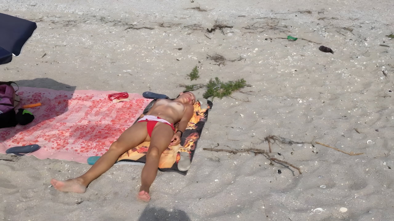 Horny stud pick up a sun-kissed slut on the beach and fuck her tight pussy raw missionary in their hotel room_5d6975a9